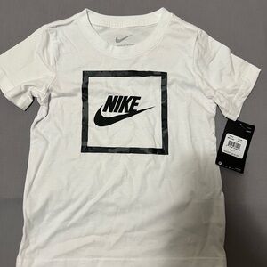 Nike‎ Kids White Tee with Black Logo new with tags